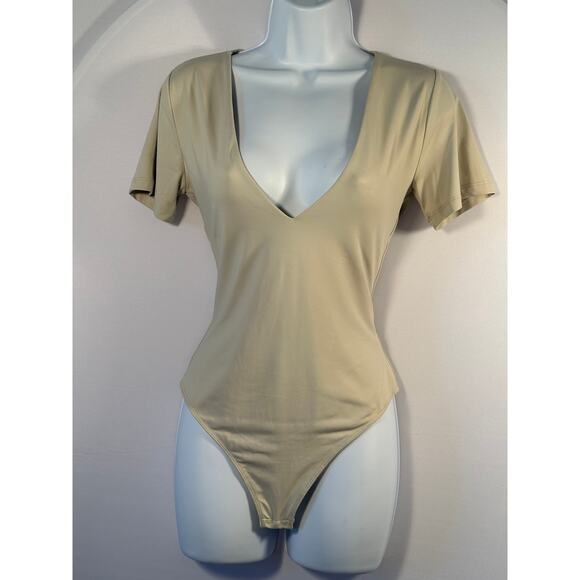 House Of Harlow Nude VNeck Bodysuit - Picture 1 of 2